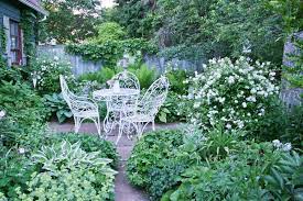 Patio Furniture & Classic Garden Decor | Gardenshop